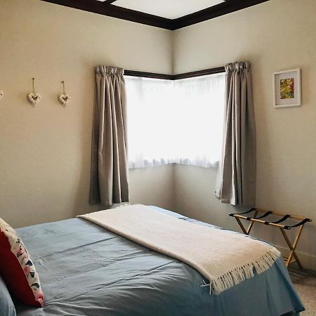 טאירואה Serendipity Wharf Cottage מראה חיצוני תמונה