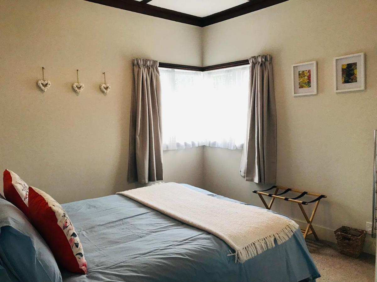 טאירואה Serendipity Wharf Cottage מראה חיצוני תמונה